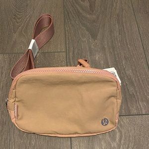 NWT Lululemon Everywhere Belt Bag